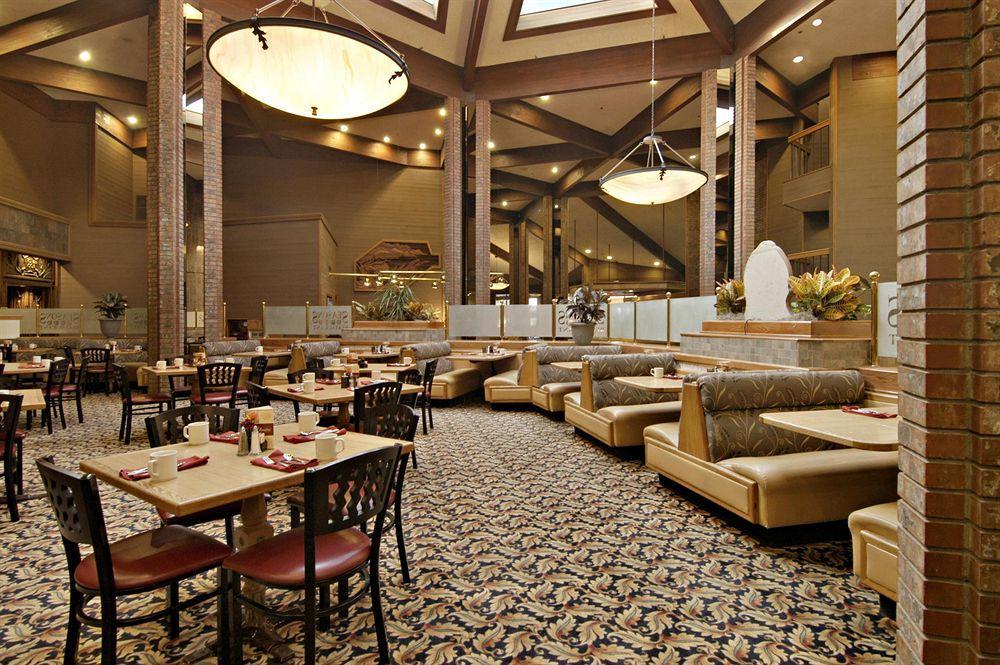 Red Lion Hotel Pasco Airport & Conference Center Restaurant photo