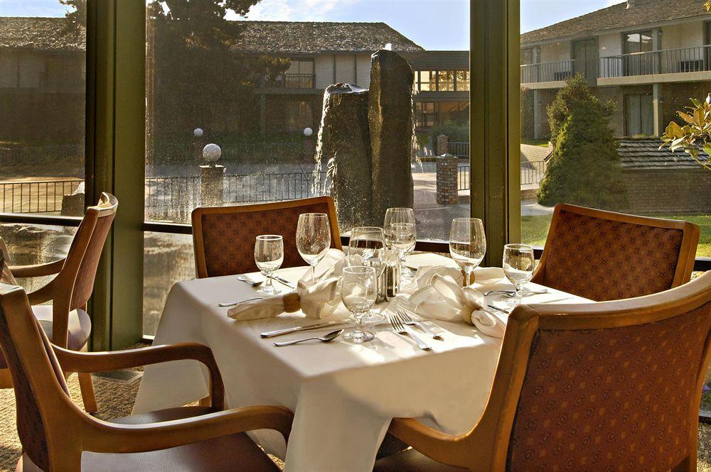 Red Lion Hotel Pasco Airport & Conference Center Restaurant photo