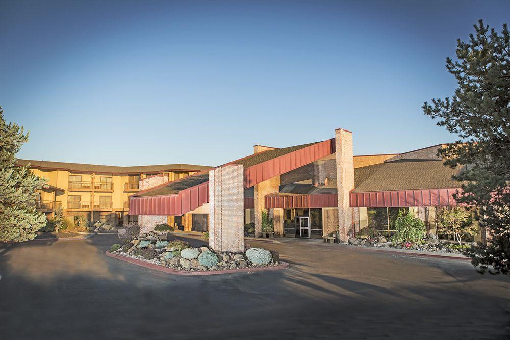 Red Lion Hotel Pasco Airport & Conference Center Exterior photo